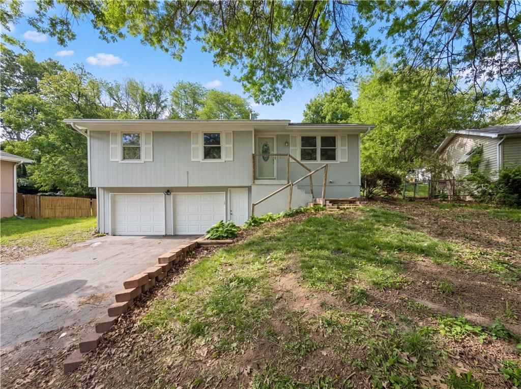 2808 NE 39th Street, Kansas City, MO