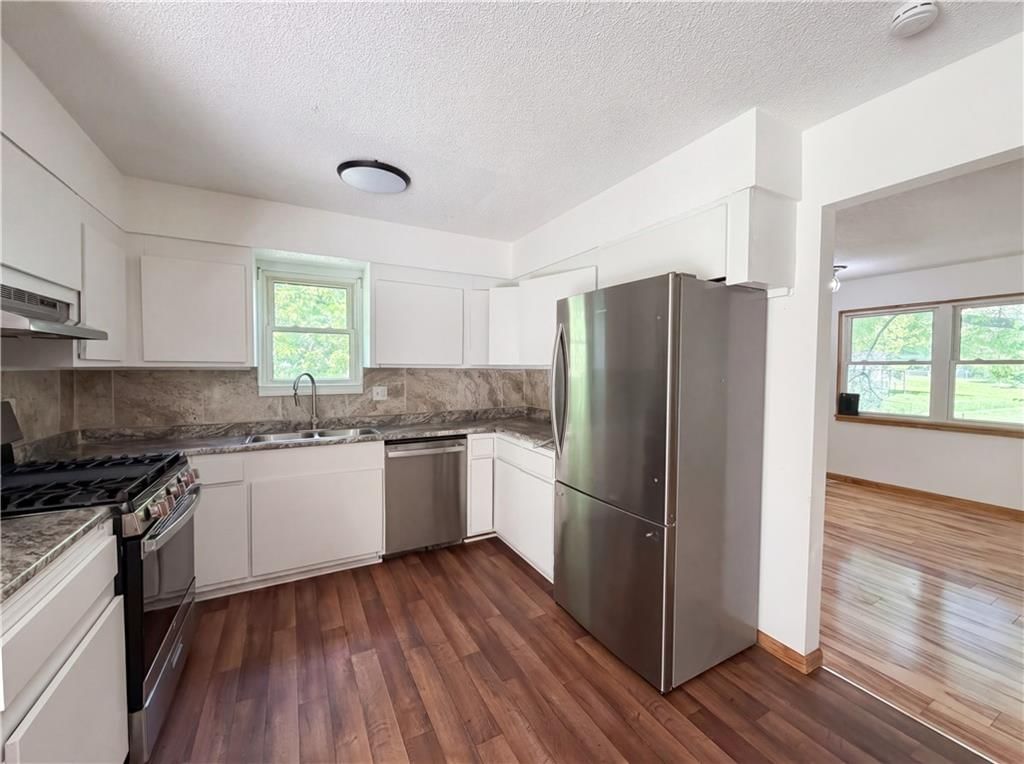 2808 NE 39th Street — photo 2