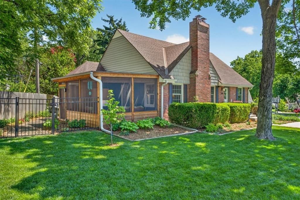 5315 Clark Drive — photo 2