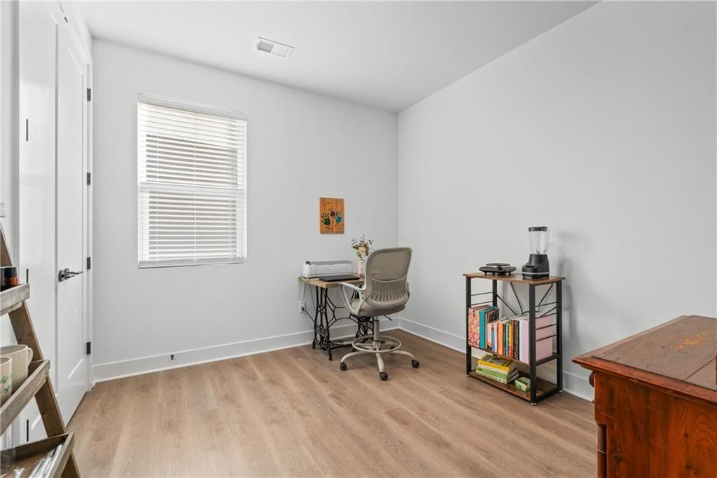 1592 Grayhawk Drive — photo 12