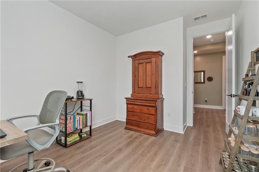 1592 Grayhawk Drive — photo 13