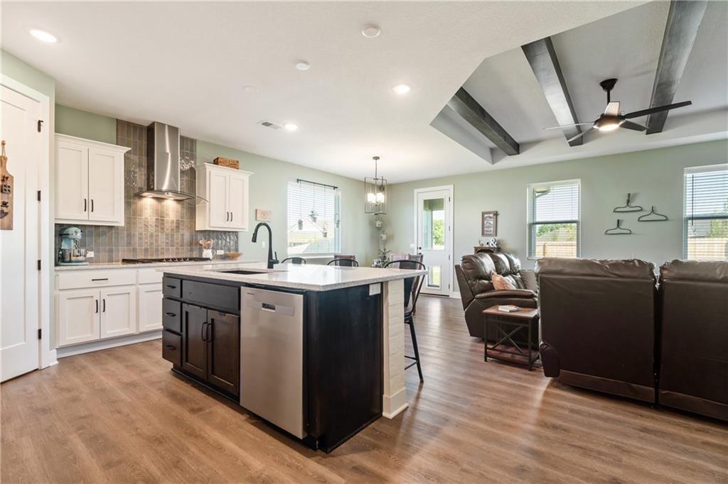 1592 Grayhawk Drive — photo 15