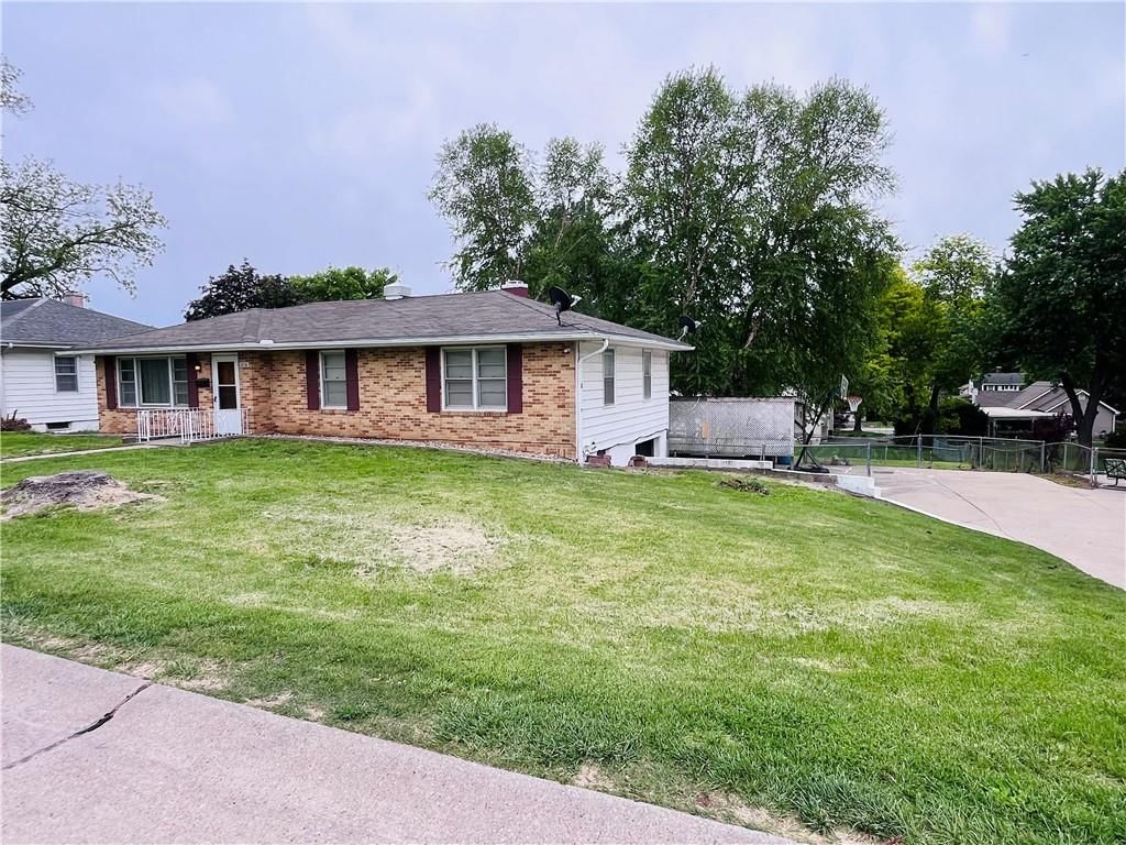 2820 Clay Street — photo 3