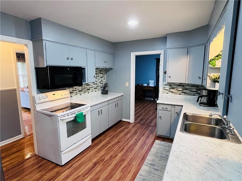 2820 Clay Street — photo 9