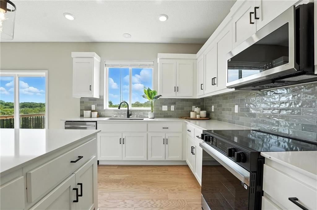 907 SW Bluebird Lane — photo 12