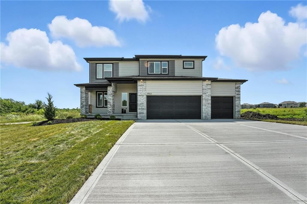 907 SW Bluebird Lane — photo 35