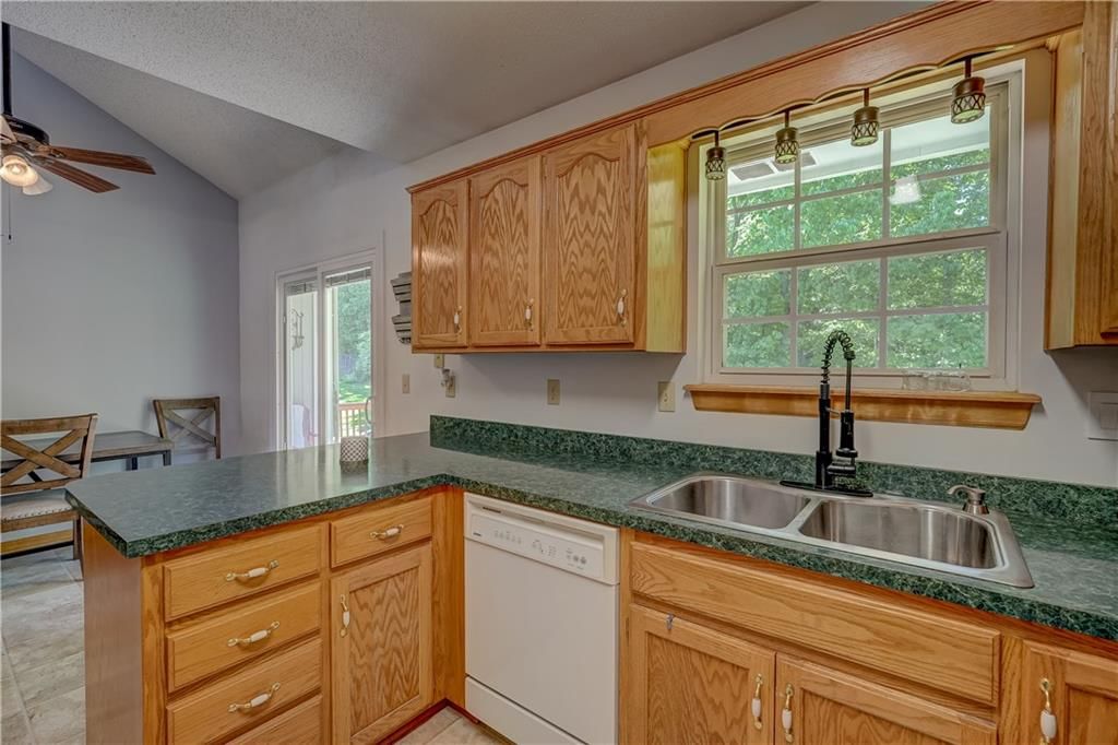 407 SW 24th Terrace — photo 12