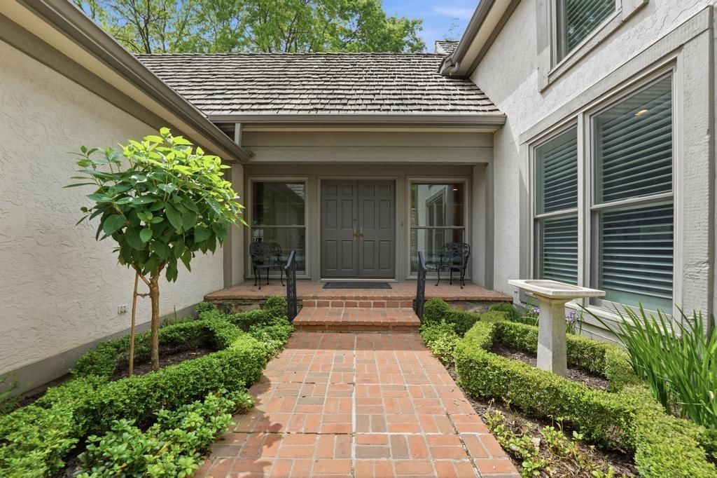 7904 Bristol Court — photo 4