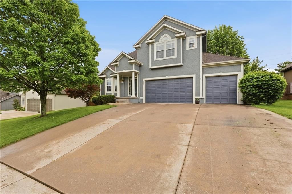 2509 SW Carlton Court, Lee's Summit, MO