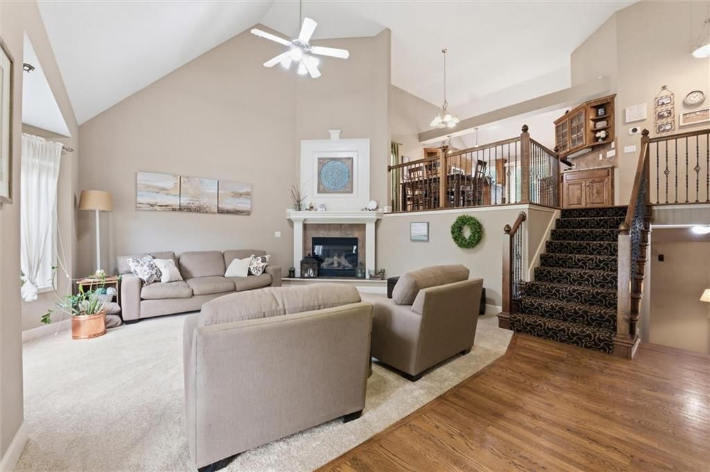 2509 SW Carlton Court — photo 2