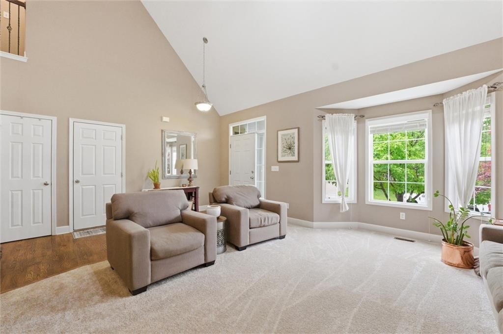 2509 SW Carlton Court — photo 3