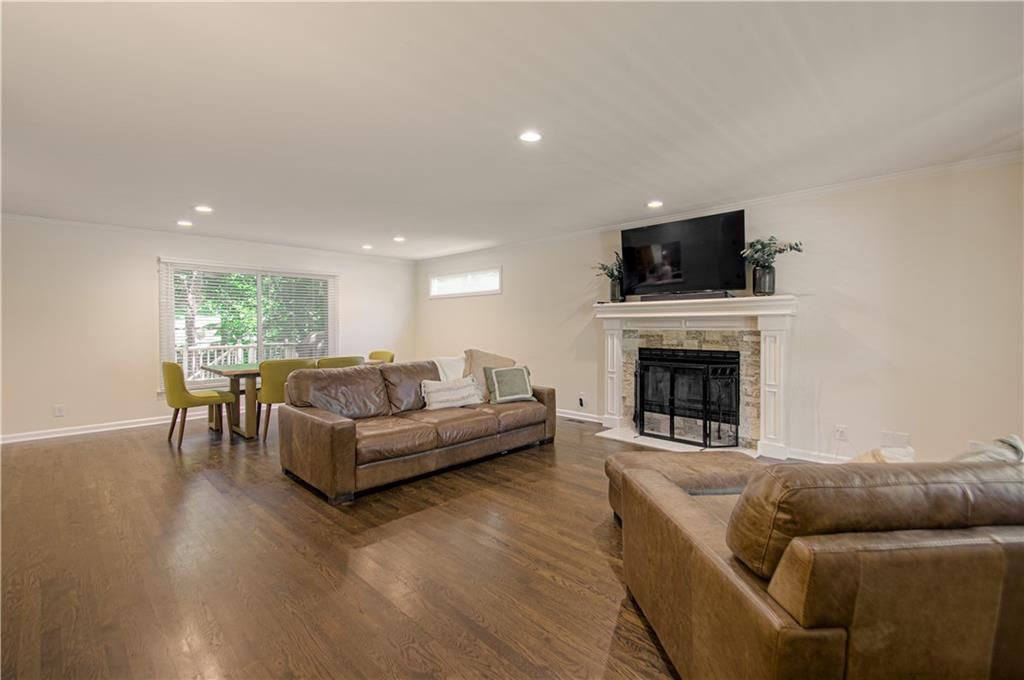 1500 Amesbury Avenue — photo 5