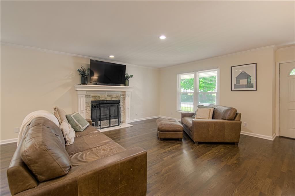 1500 Amesbury Avenue — photo 8