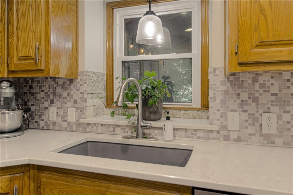 1500 Amesbury Avenue — photo 15