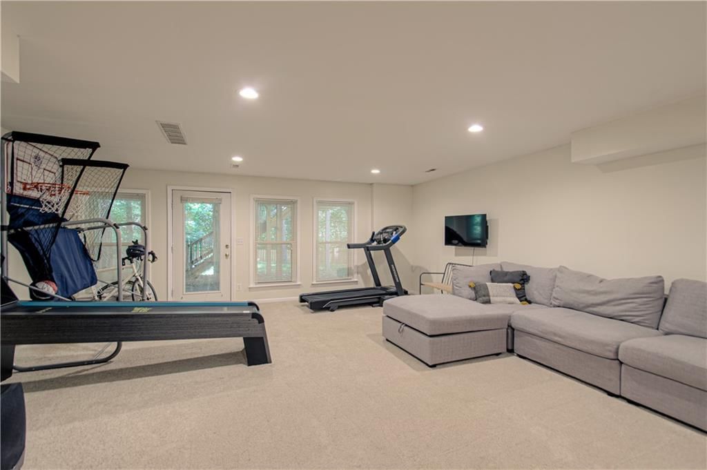 1500 Amesbury Avenue — photo 29