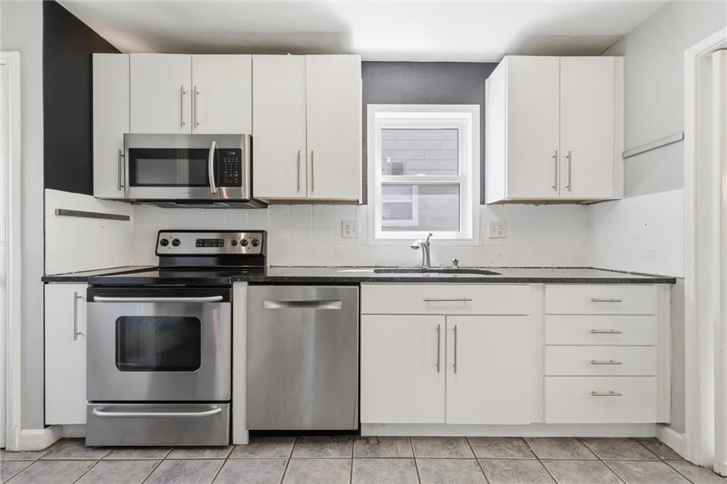 1124 W 77TH Street — photo 2