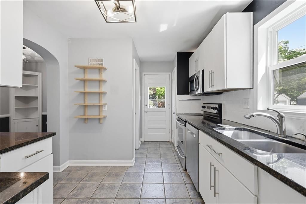 1124 W 77TH Street — photo 3