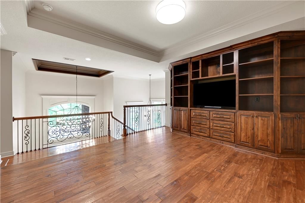 16328 Earnshaw Street — photo 27