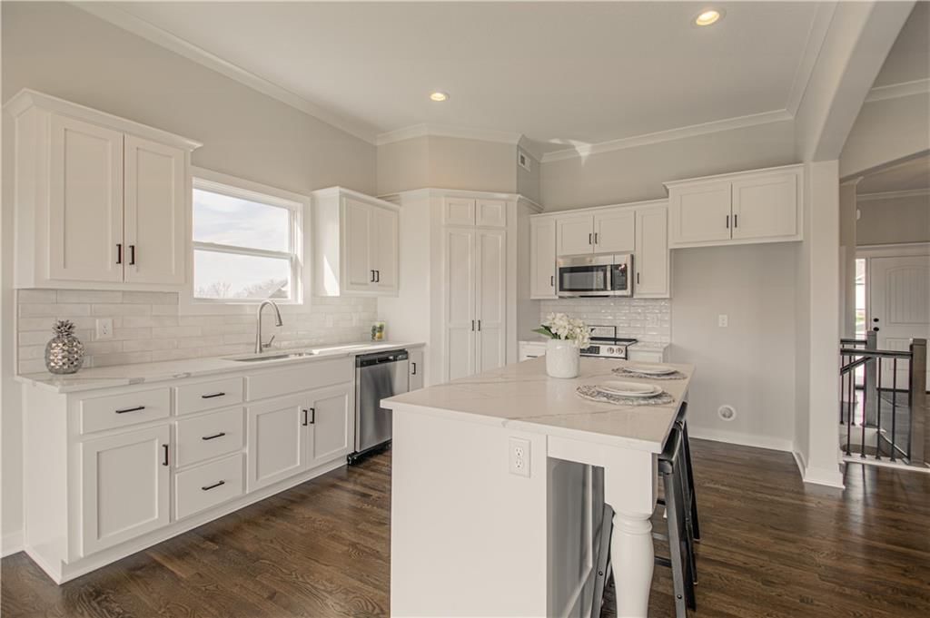 621 E 13th Street — photo 17