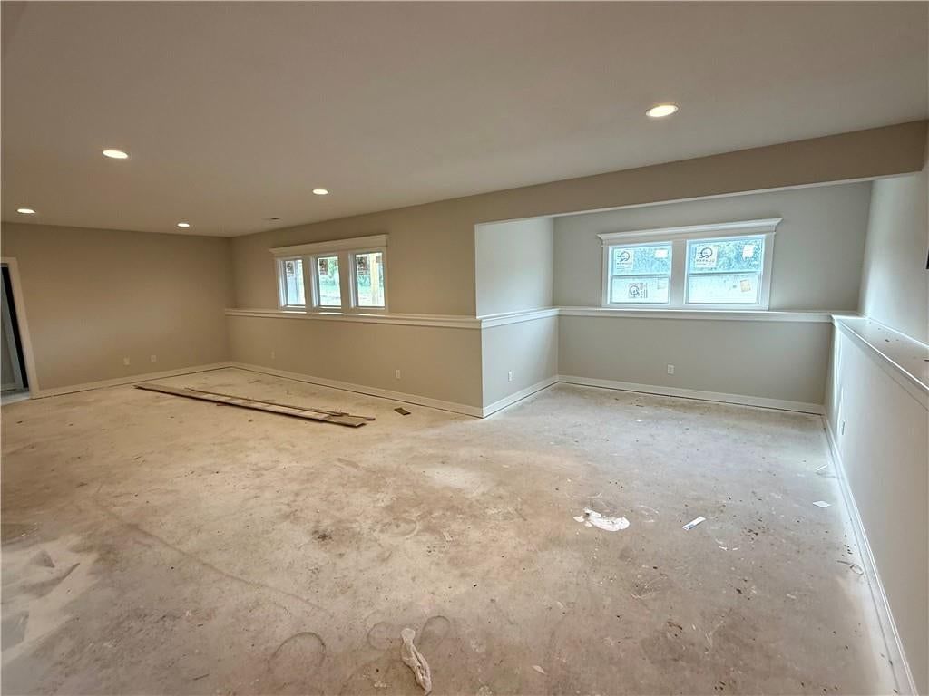 Photo 8 of 43, 621 E 13th Street, Kearney, MO 64060