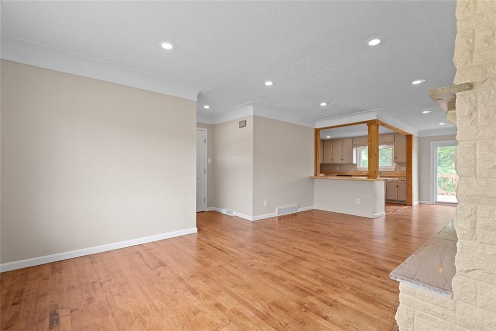 112 W Kay Street — photo 11