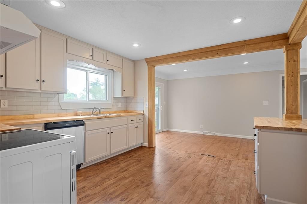 112 W Kay Street — photo 16