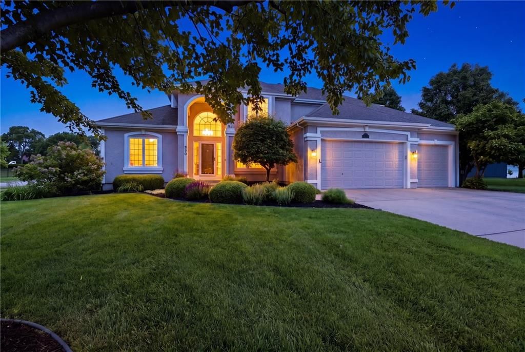 340 SE Chelsea Drive — photo 2