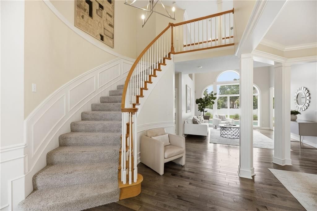 340 SE Chelsea Drive — photo 5