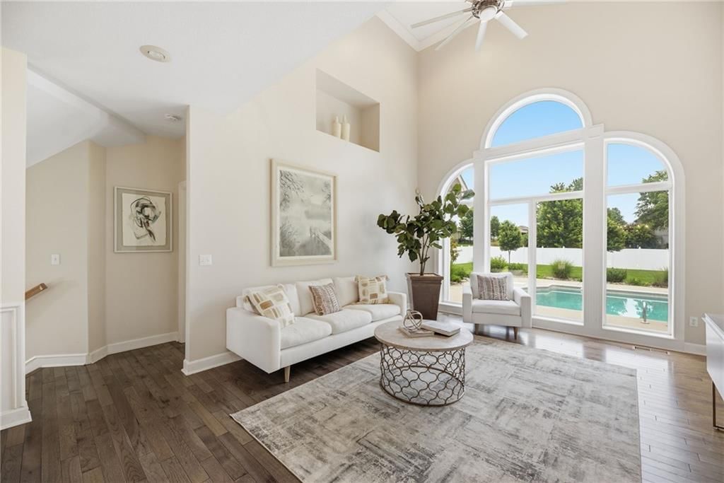 340 SE Chelsea Drive — photo 9