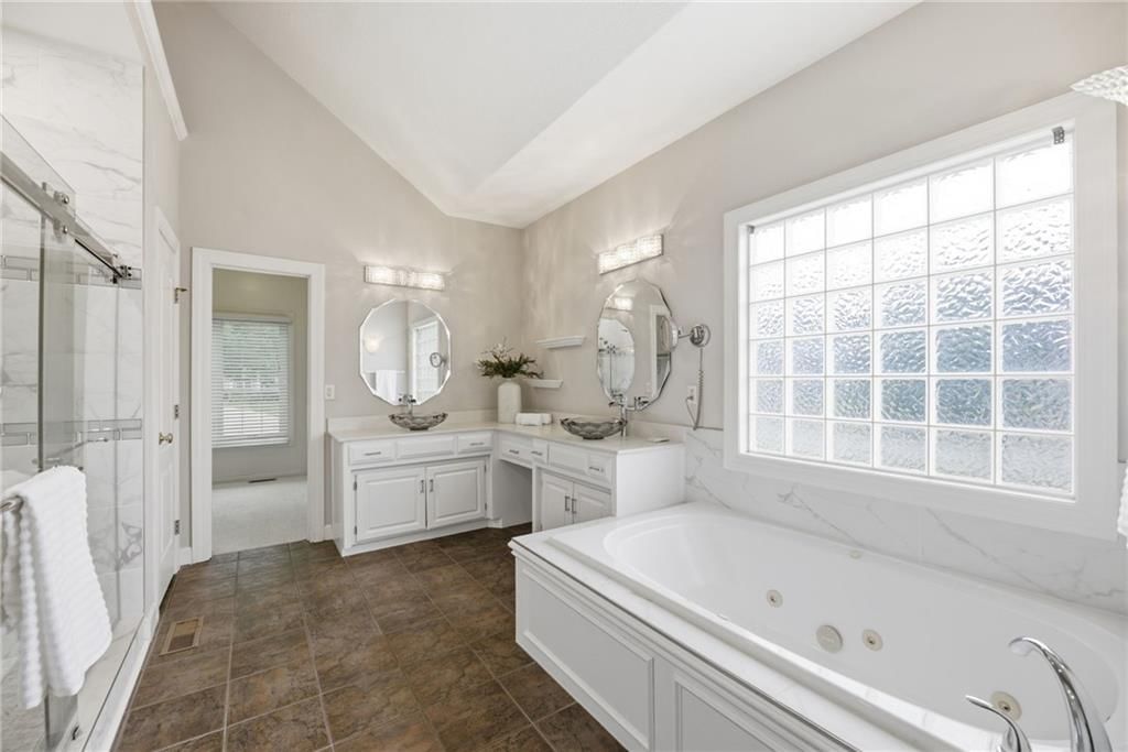 340 SE Chelsea Drive — photo 15