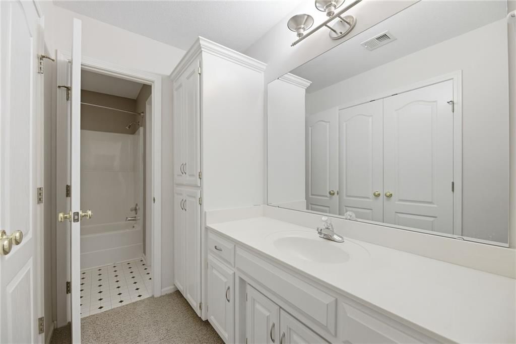 340 SE Chelsea Drive — photo 35