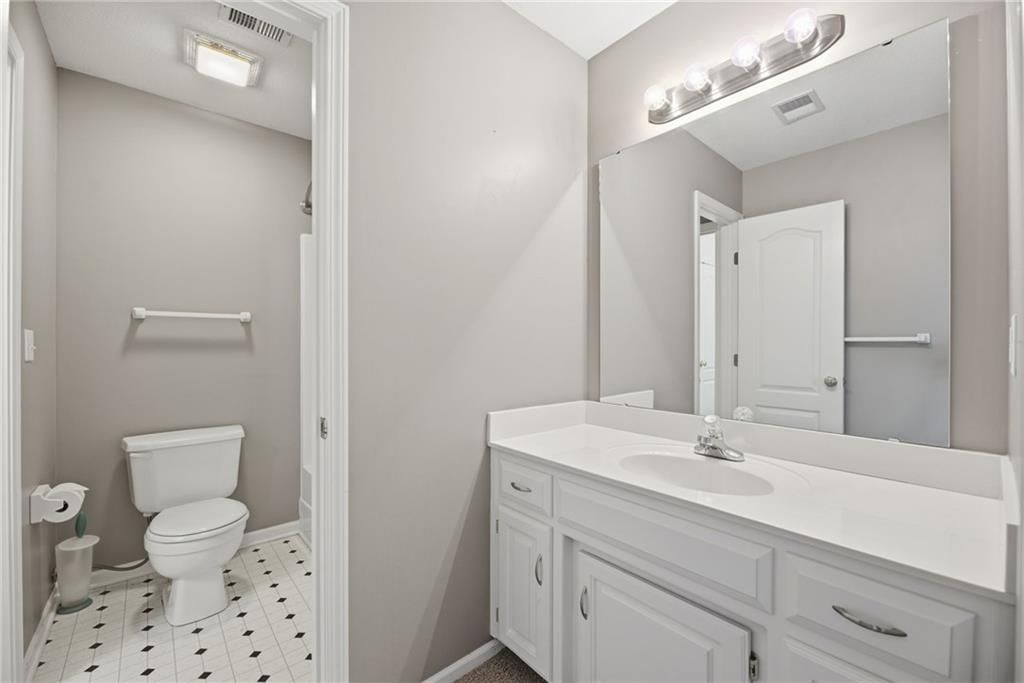 340 SE Chelsea Drive — photo 37