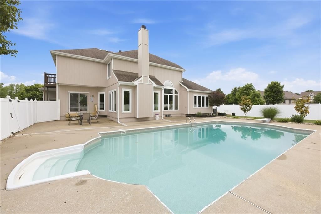 340 SE Chelsea Drive — photo 56