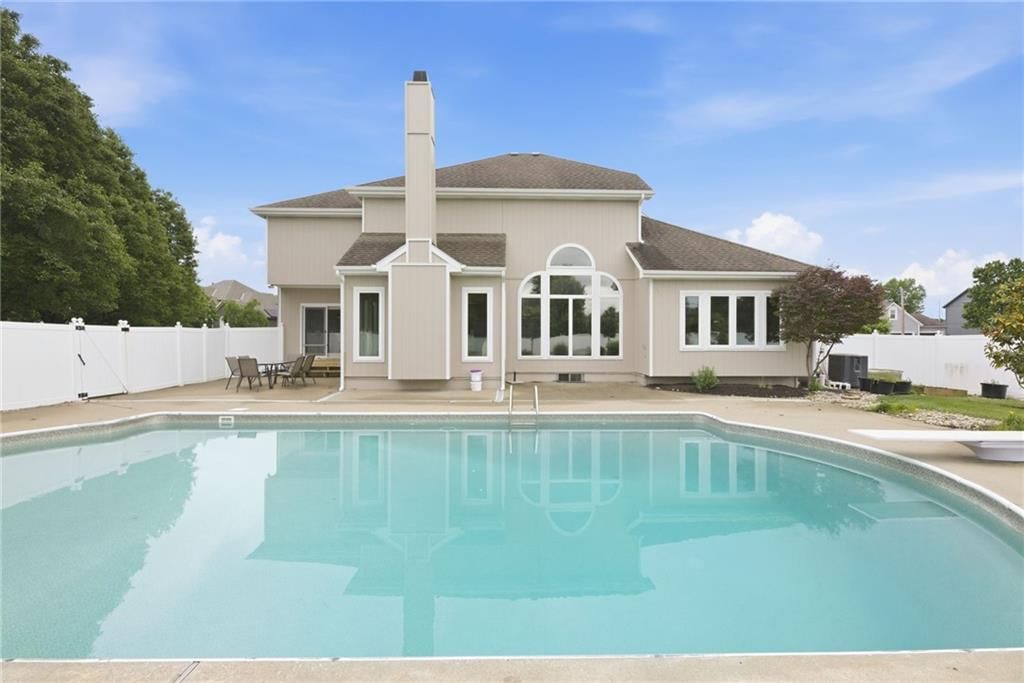 340 SE Chelsea Drive — photo 57