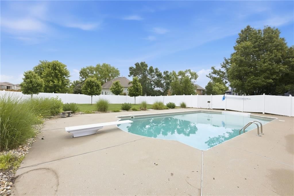 340 SE Chelsea Drive — photo 58