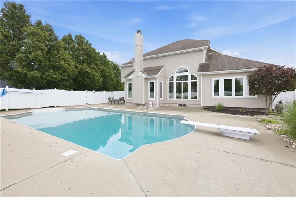 340 SE Chelsea Drive — photo 59