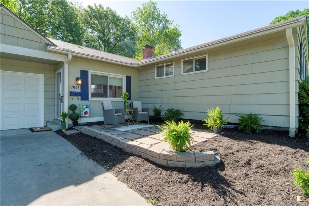 7605 Briar Street — photo 2