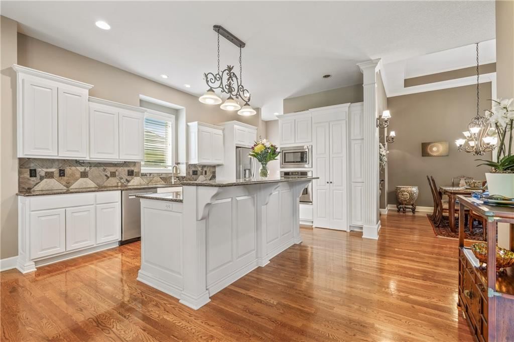 5313 W 124th Terrace — photo 9