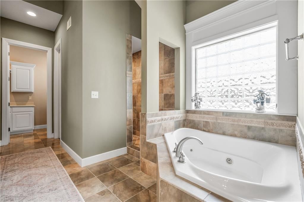 5313 W 124th Terrace — photo 16