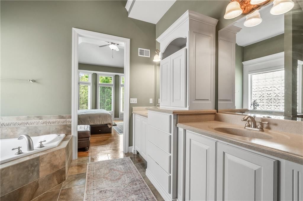 5313 W 124th Terrace — photo 17