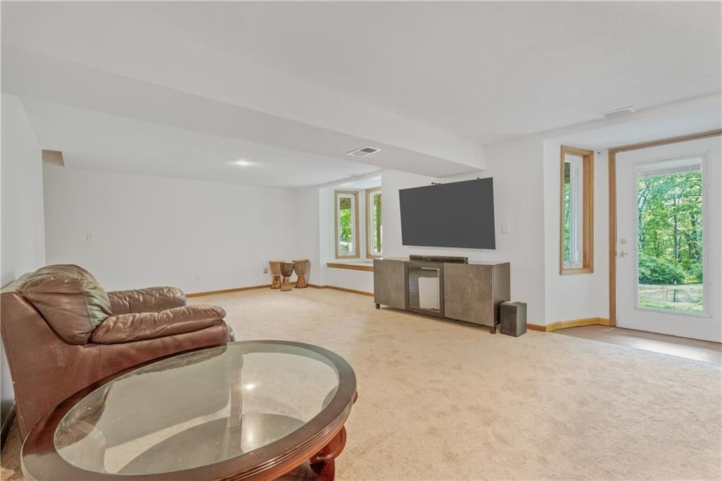 2405 E 125th Street — photo 32