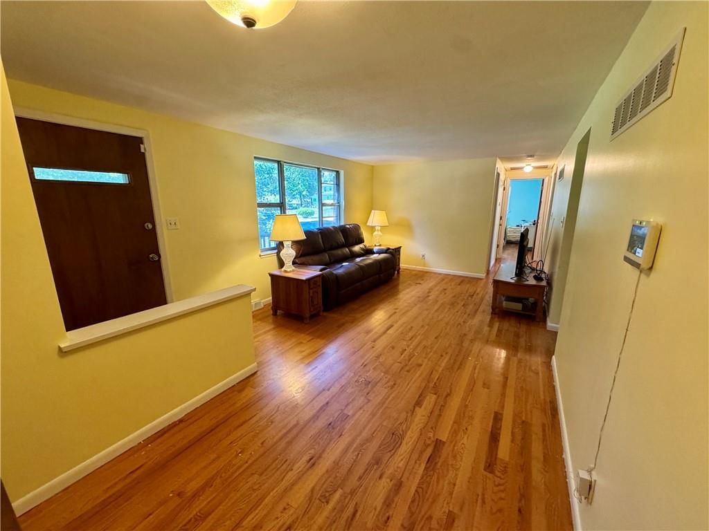 2809 Girard Avenue — photo 6