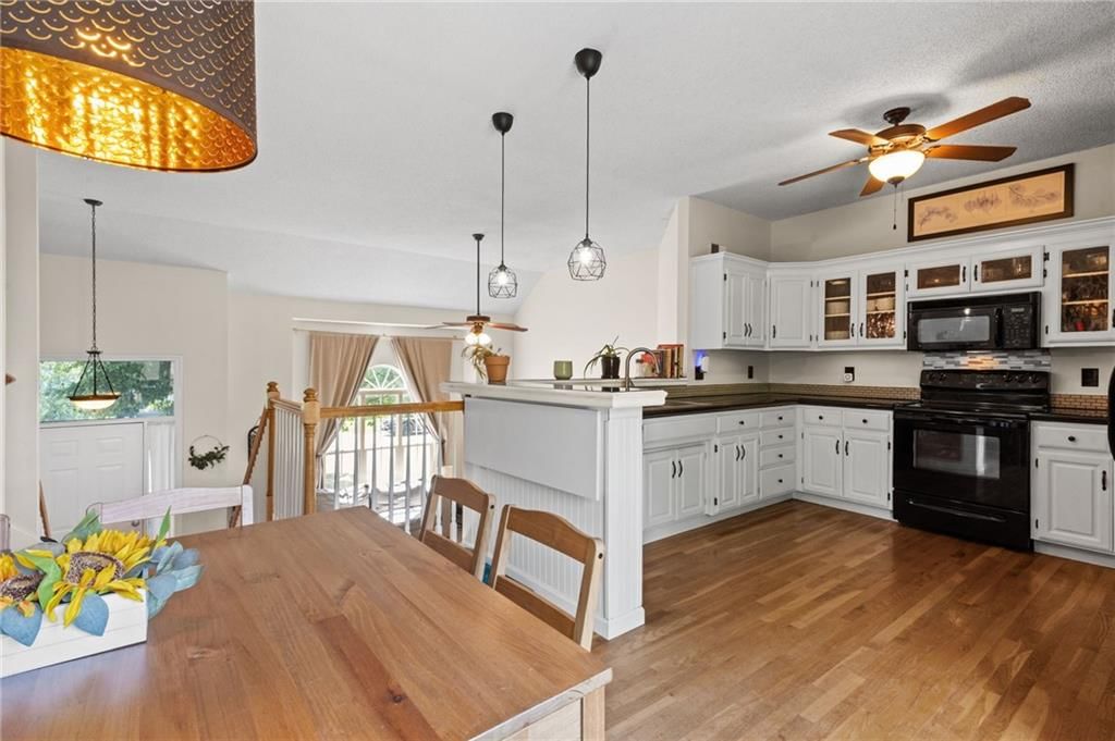 731 River Drive — photo 4