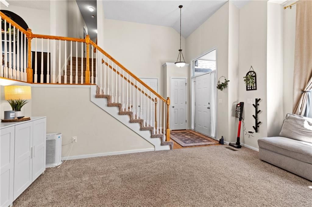 731 River Drive — photo 7