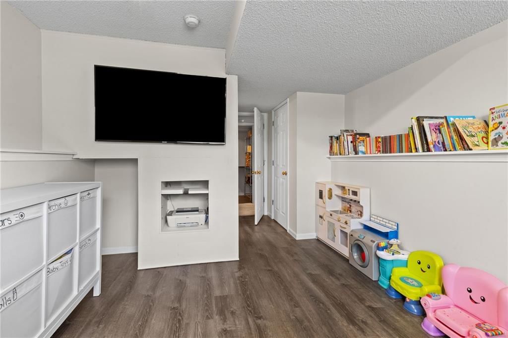 731 River Drive — photo 23