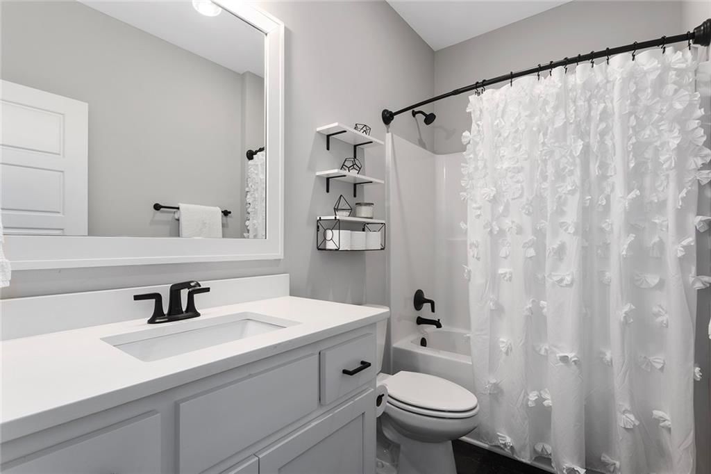 141 SE Griffin Street — photo 16