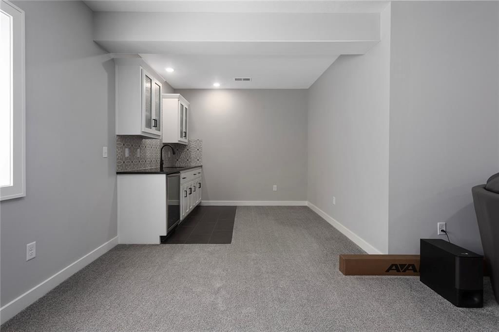141 SE Griffin Street — photo 29