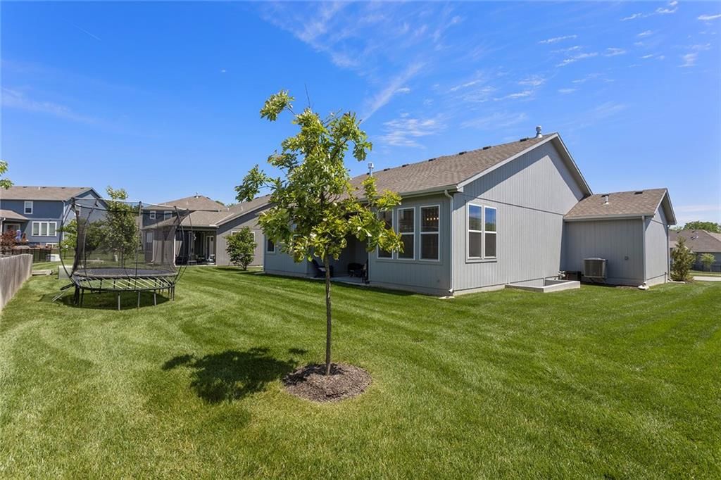 141 SE Griffin Street — photo 32