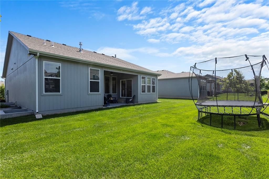 141 SE Griffin Street — photo 33