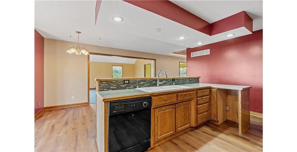 8747 Southpoint Drive — photo 15